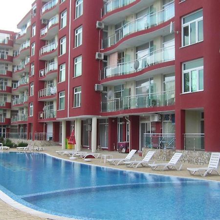 Global Ville Apartcomplex Pantai Sunny Bagian luar foto