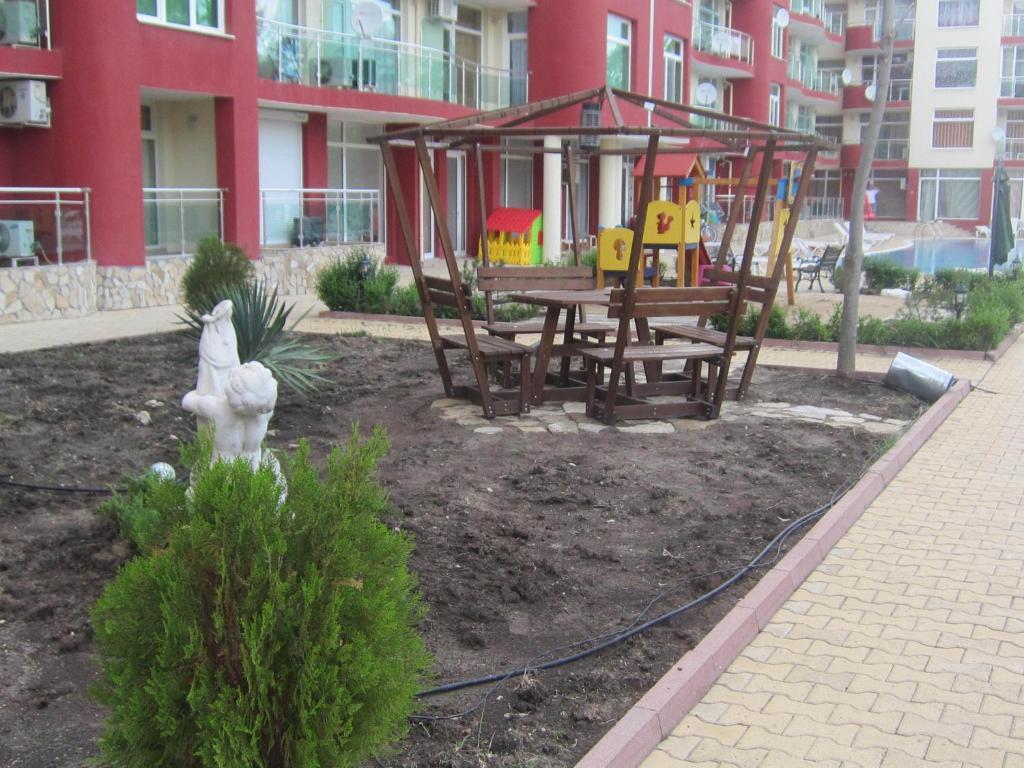 Global Ville Apartcomplex Pantai Sunny Bagian luar foto