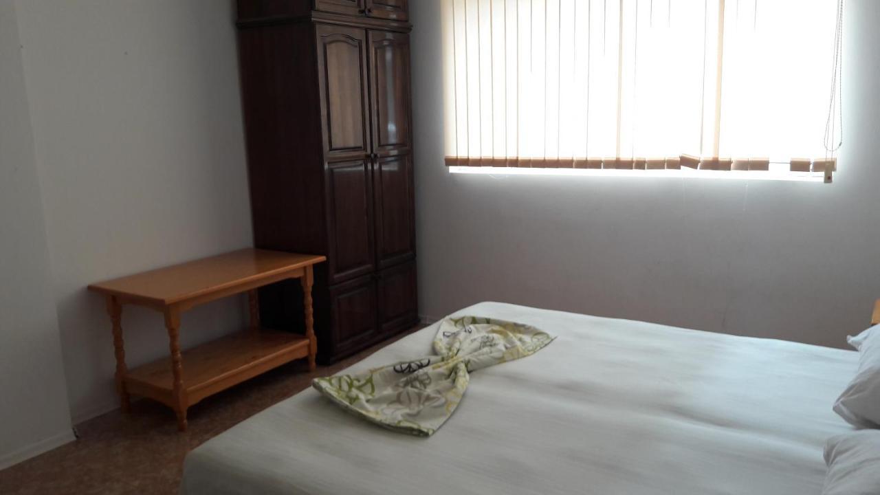 Global Ville Apartcomplex Pantai Sunny Bagian luar foto